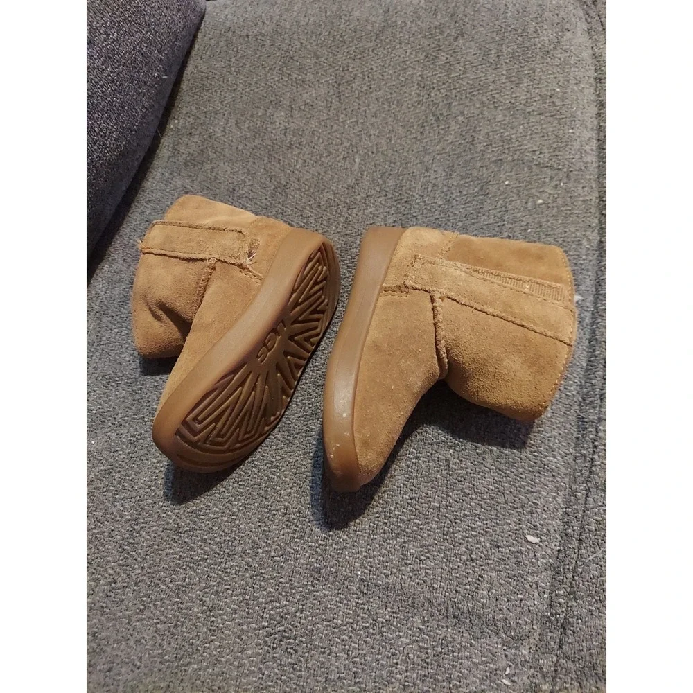 Ugg Boots Size 4/5 Tan Suede 10960891 Shoes Toddler Insulated Baby